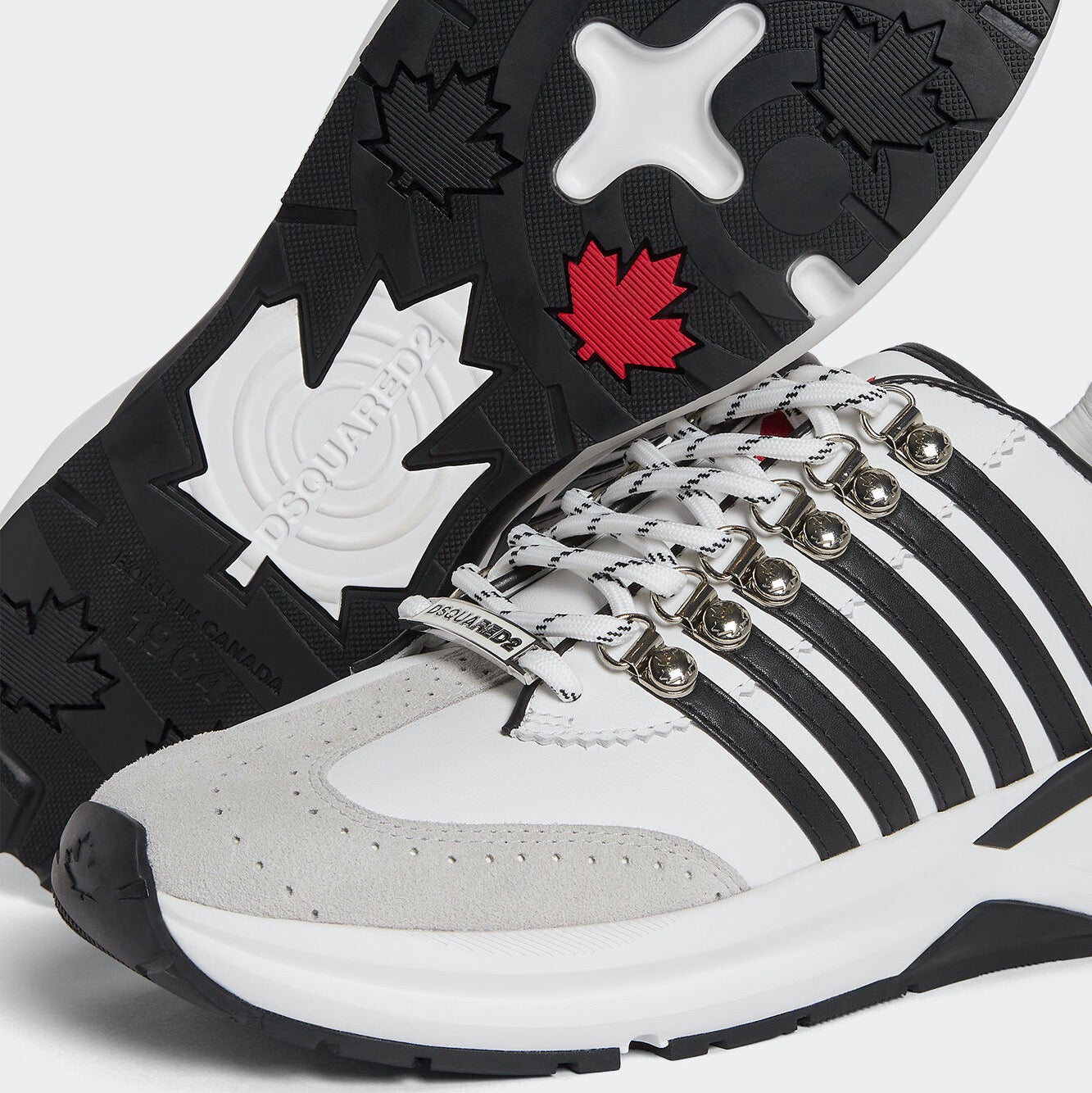 Dash sneakers are lightweight with a design inspired by competitive footwear. The upper is created with the composition of multiple technical materials. The outsole features grooves to add a dynamic touch to the look. The play of contrasting materials adds a distinctive character to combine with outfits that are not only sporty, but urban and casual.