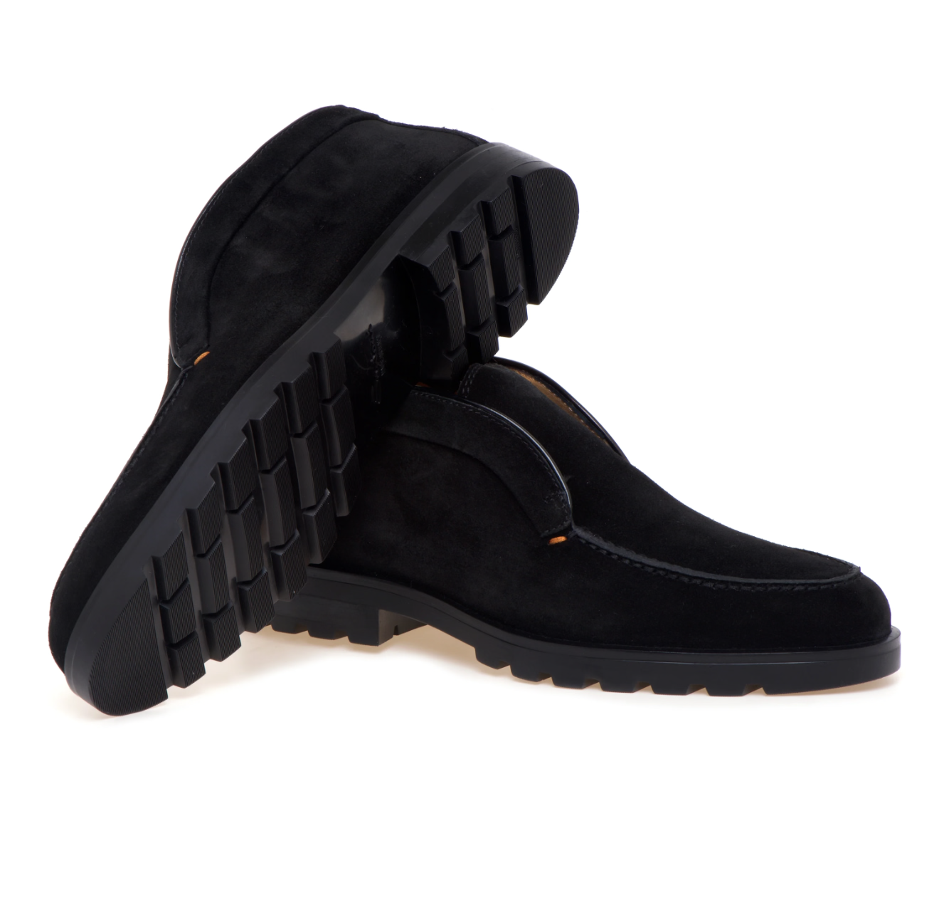 Iconic in style and extremely versatile in use, the Santoni lace-free ankle boot with rubber sole is an unmissable must-have.