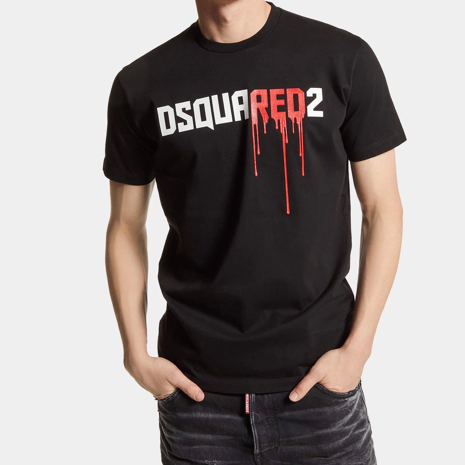 Graphics and lettering about the brand are printed on this cotton jersey T-shirt. The comfortable fit suggests laid-back outfits like sweatpants and sneakers.