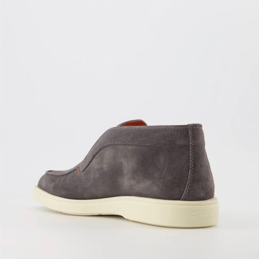 Creating Beauty means working with hands, head, and above all, heart. Santoni ⸱ Men