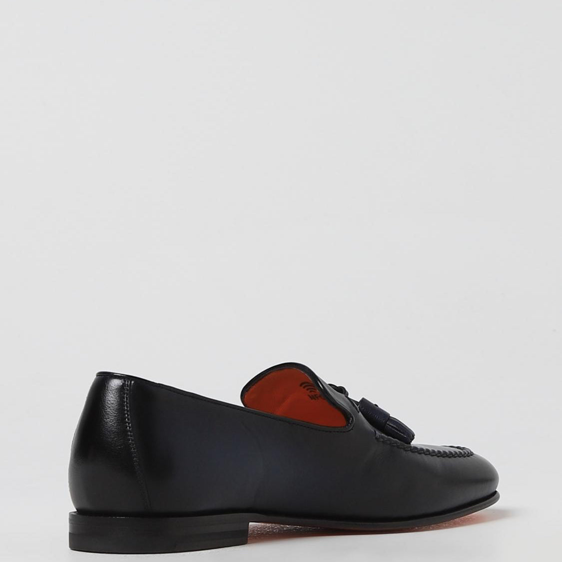 https://ausoni.swiss/products/mocassins-santoni-a-pampilles-en-cuir-nappa-blue