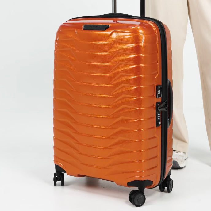 https://ausoni.swiss/products/proxis-spinner-4-wheels-69-cm-flame